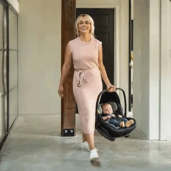 Nuna Car Seat Arra™ Next Caviar 19 Nuna Car Seat Arra™ Next Caviar -Stokke Store 16 015d1bb5 750b 4b34 8851 f10baabf75ce