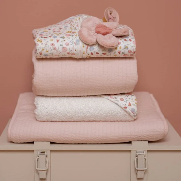 Little Dutch Bassinet Summer Blanket Pure Soft Pink 3 Little Dutch Bassinet Summer Blanket Pure Soft Pink - Image 3