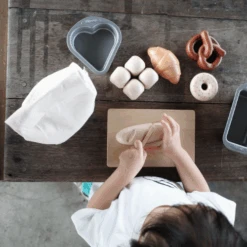 Plan Toys Bread Set - PT 3628 -Stokke Store 23 8246e124 d6b6 4757 8e1b 0075a45b1e69