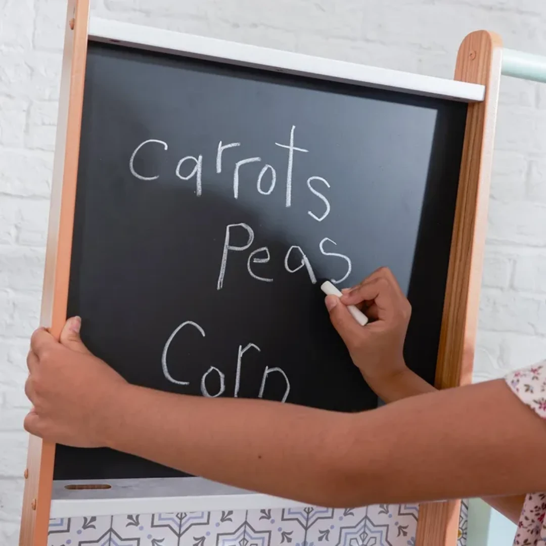 KidKraft Farmhouse Play Kitchen 4 KidKraft Farmhouse Play Kitchen - Image 4